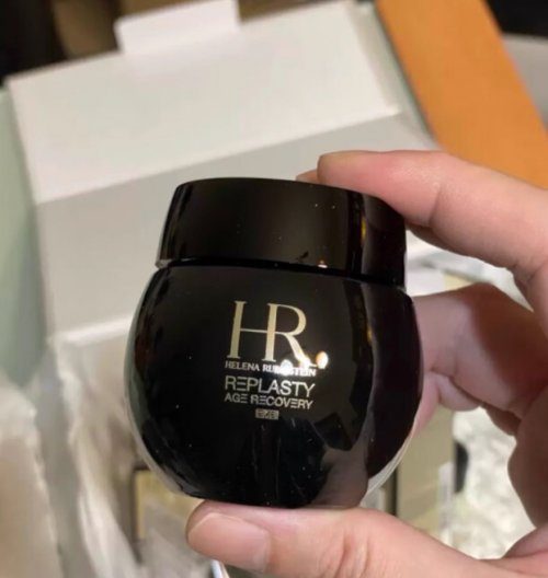 《眼霜怎么用才是正确的?眼霜的正确使用方法是什么》